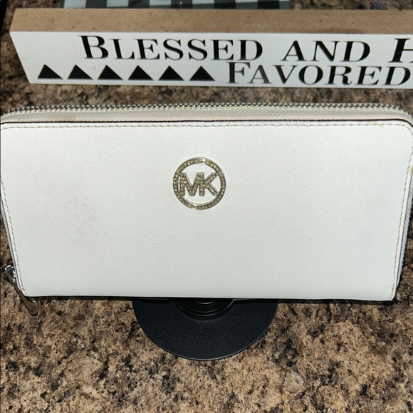 Michael Kors Handbags - Michael Kors Cream Wallet with Gold Logo
